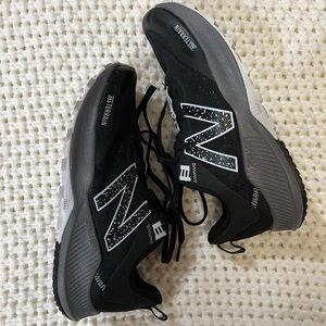 New Balance Women's DynaSoft Nitrel V4 Trail Running Shoe, Black/Moon Dust